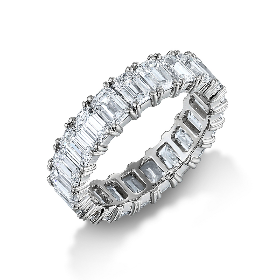 5.88ct ラボグロウンダイヤモンド エメラルド フルエタニティ リング プラチナ 斜め正面
