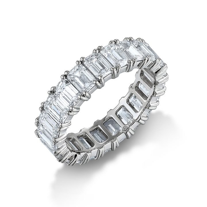 5.88ct ラボグロウンダイヤモンド エメラルド フルエタニティ リング プラチナ 斜め正面