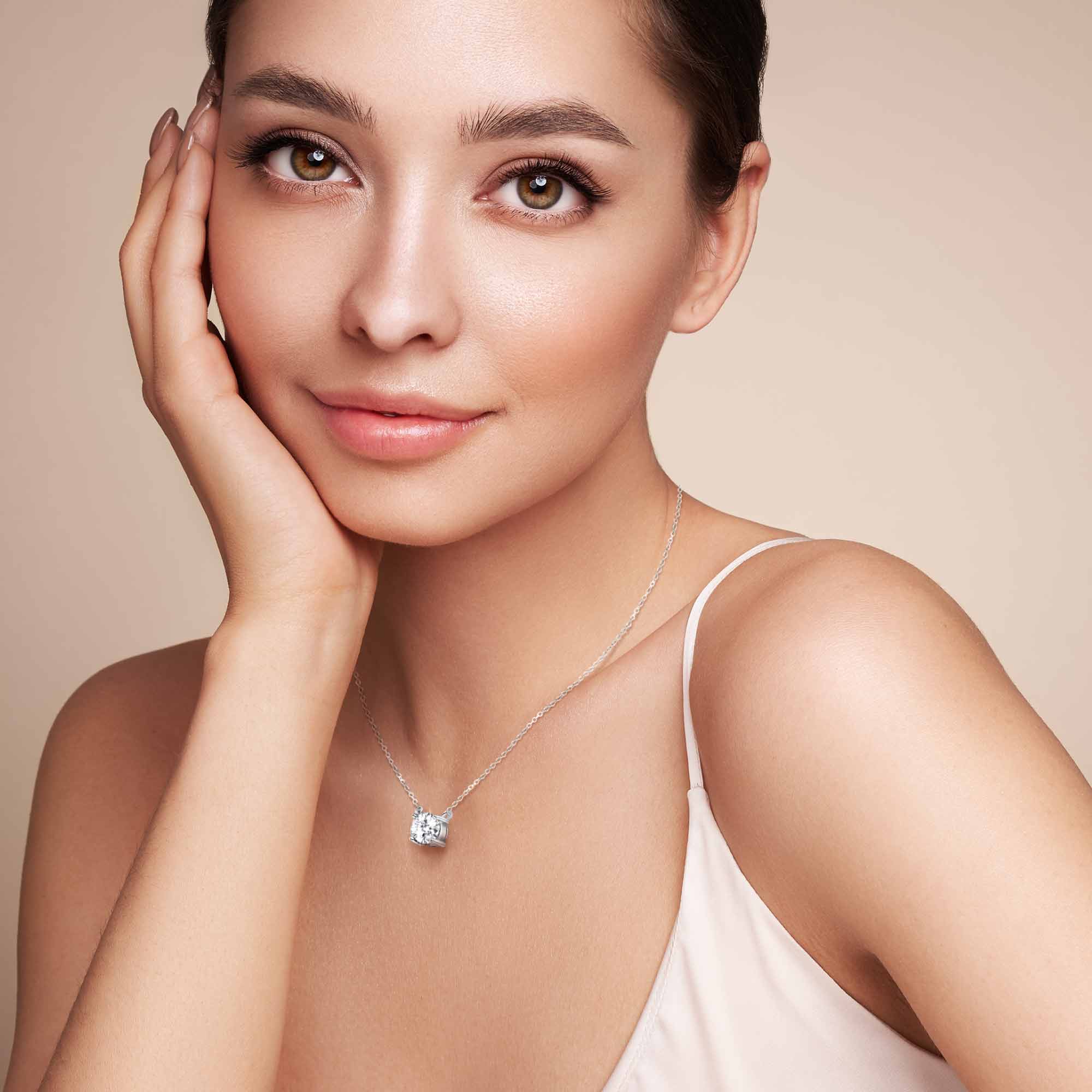 2.0ct モアサナイト 4本爪 ソリティア ネックレス シルバー925 | NEXT