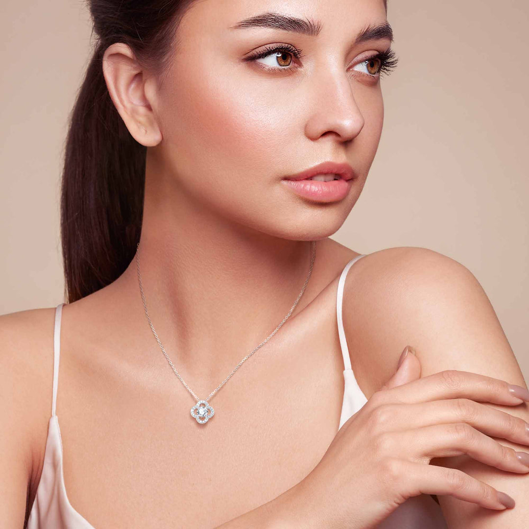 すぐ届く☆4℃ シルバー ネックレス モアサナイト ギフトにも◎ 0.99ct モアサナイト フラワー ソリティア ネックレス シルバー