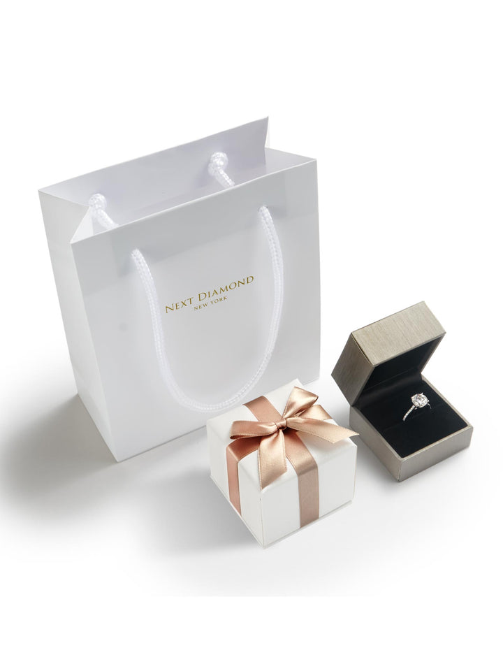 3.13ct プラチナ 4本爪 エメラルド リング