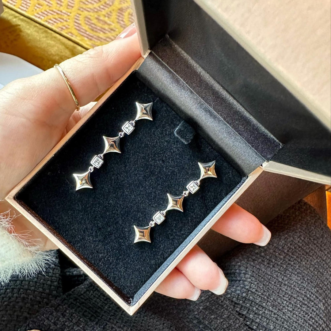 ✖️ルウナ コラボコレクション モアサナイト スターピアス