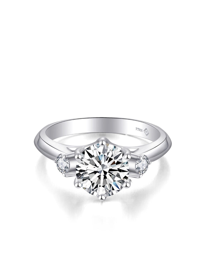 2.215ct プラチナ 6つ爪 3ストーン リング