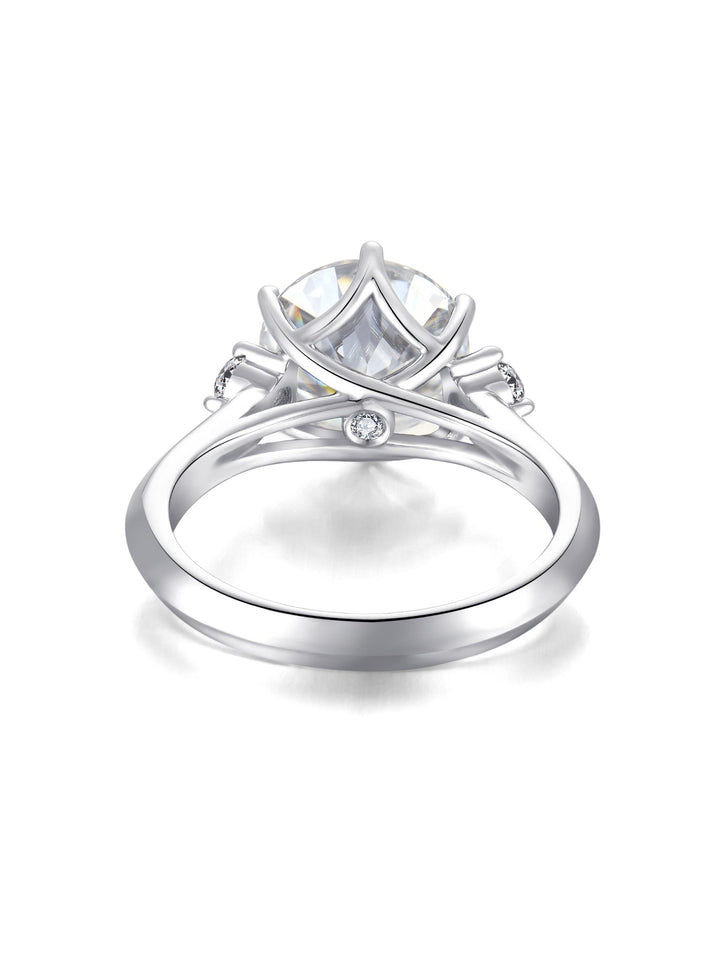 3.215ct プラチナ 6つ爪 3ストーン リング