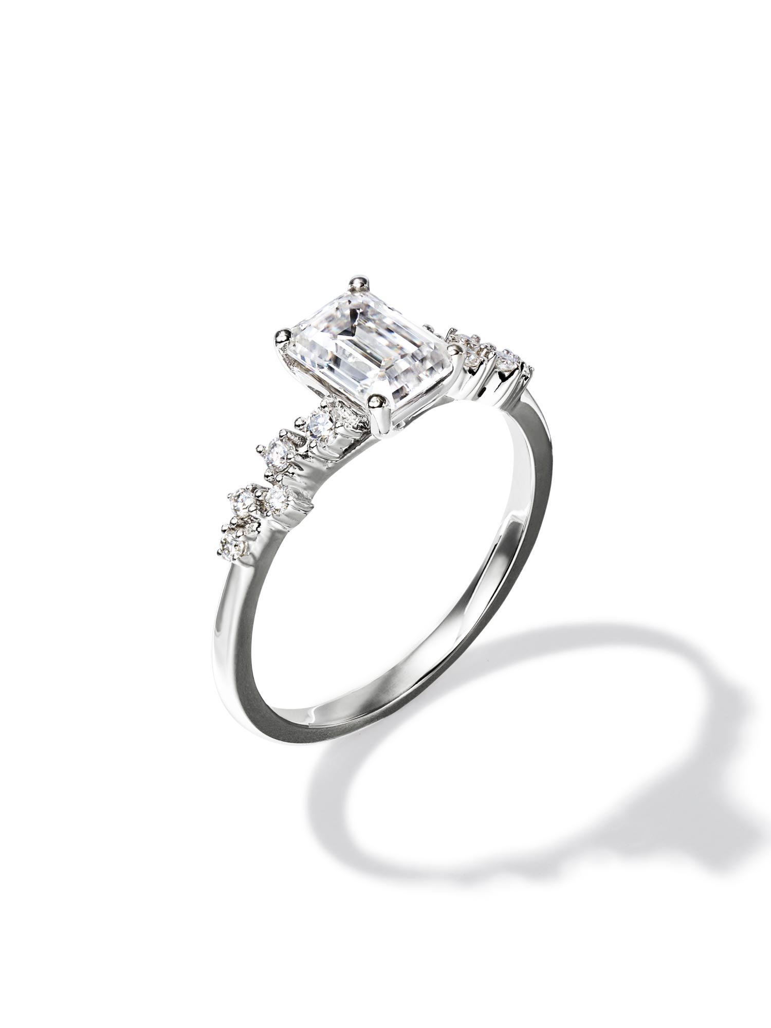 1.13ct モアサナイト 4本爪 エメラルド リング プラチナ | NEXT