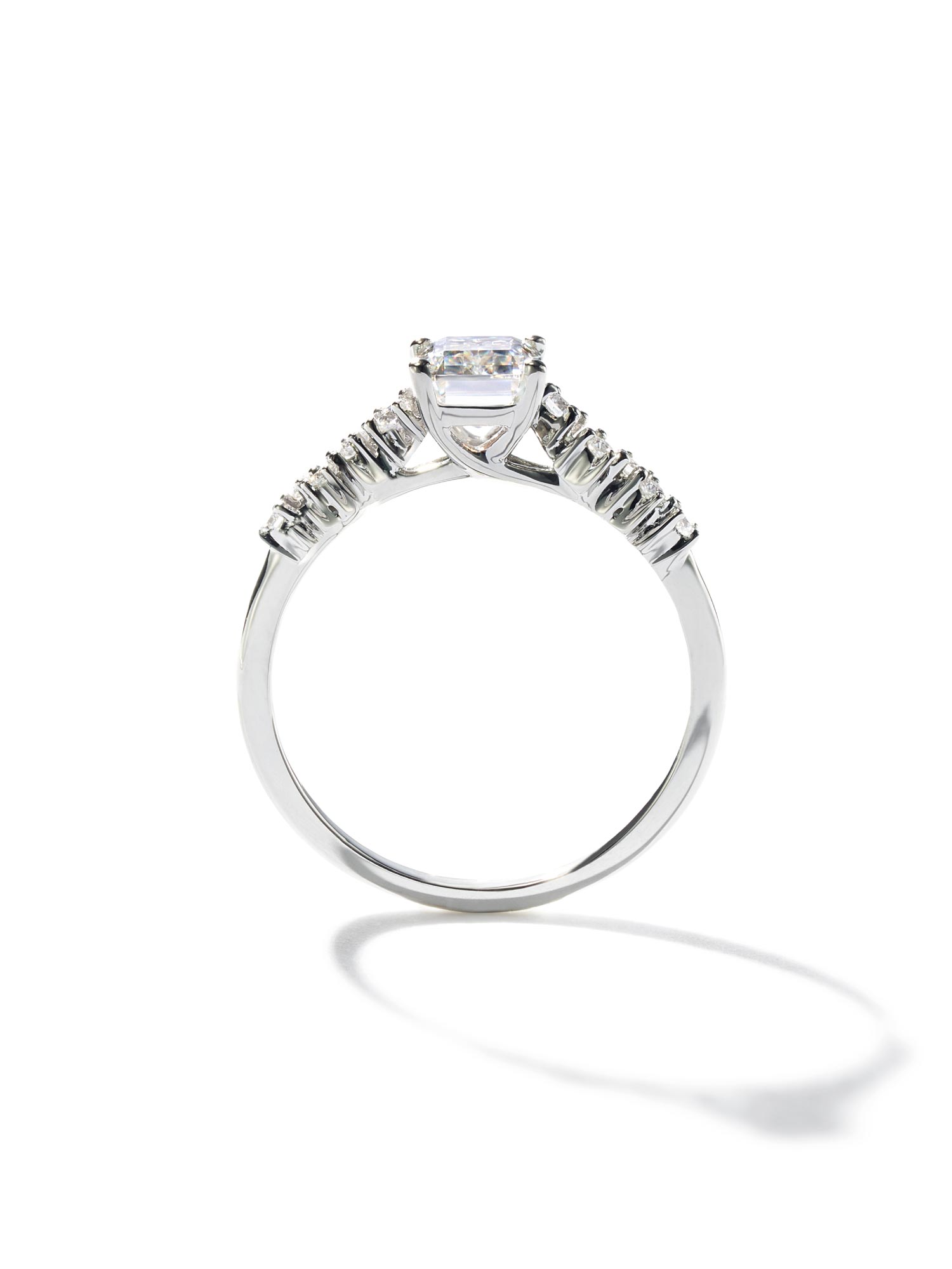 1.13ct モアサナイト 4本爪 エメラルド リング プラチナ | NEXT