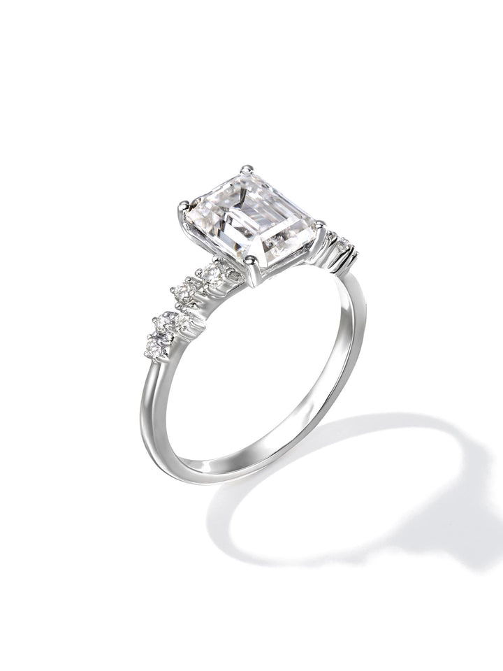 2.13ct プラチナ 4本爪 エメラルド リング